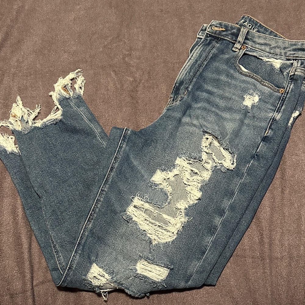 American Eagle Outfitters Distressed Blue Cropped Jeans